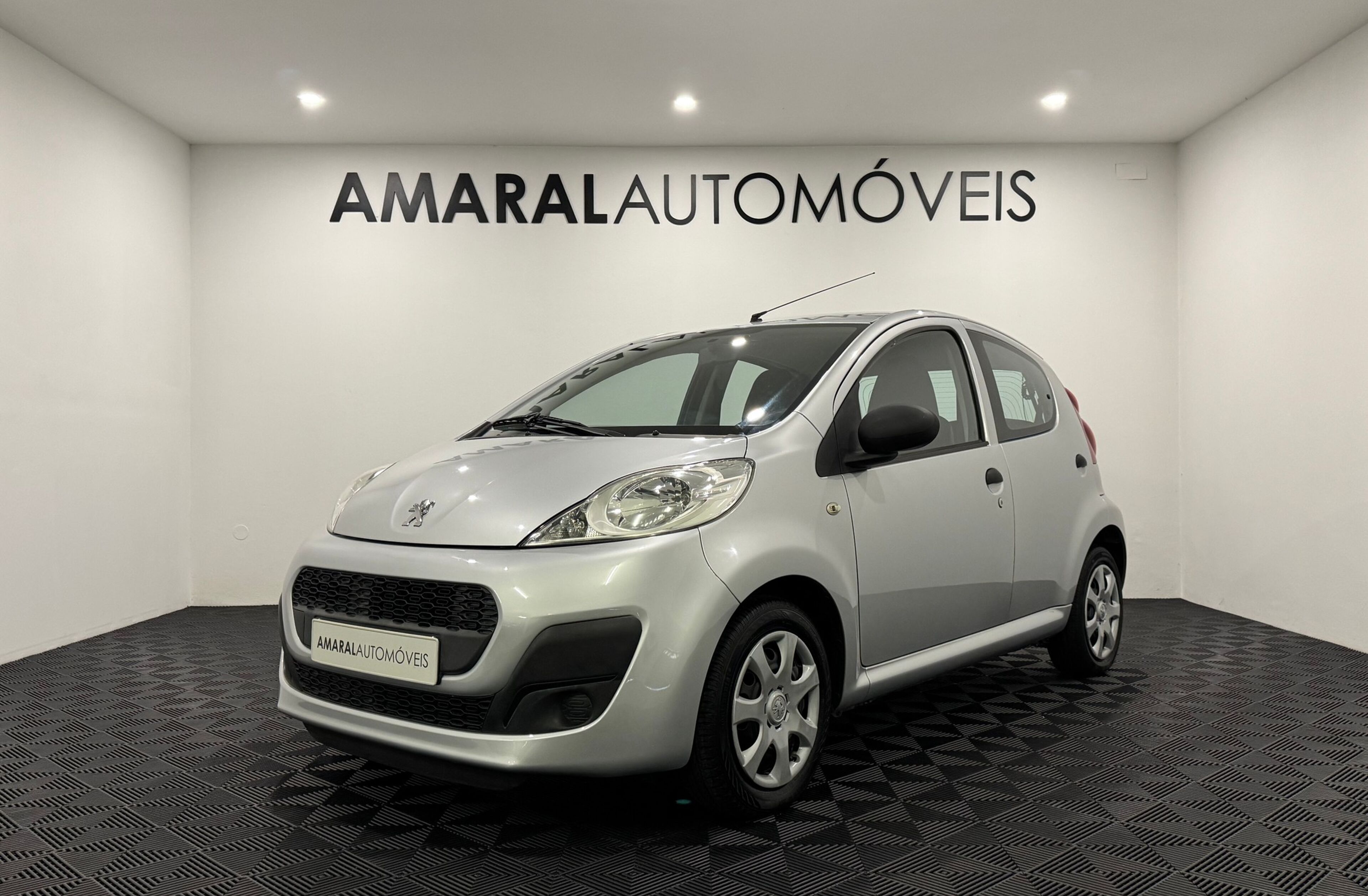 PEUGEOT 107 1.0 Urban