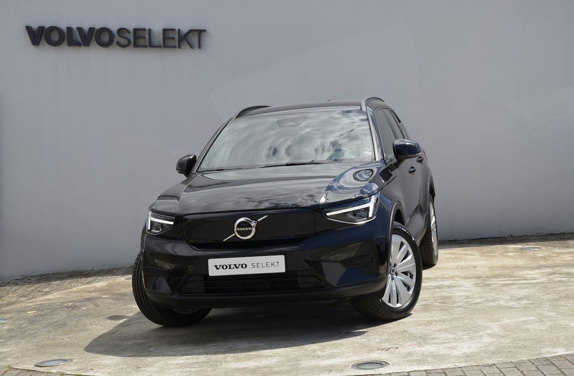 VOLVO EX40 Single Motor Extended Range Core