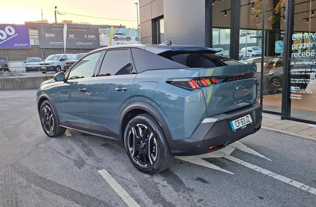 PEUGEOT 3008 e- 73 kWh Allure