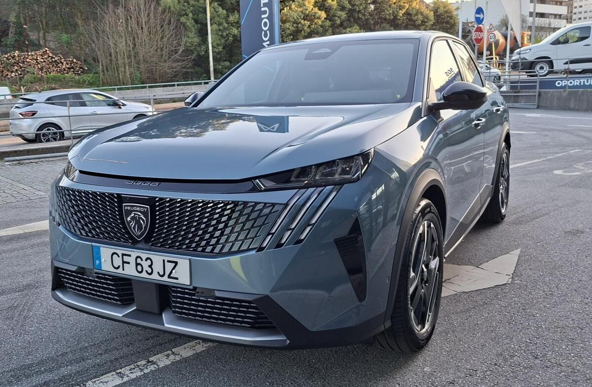 PEUGEOT 3008 e- 73 kWh Allure