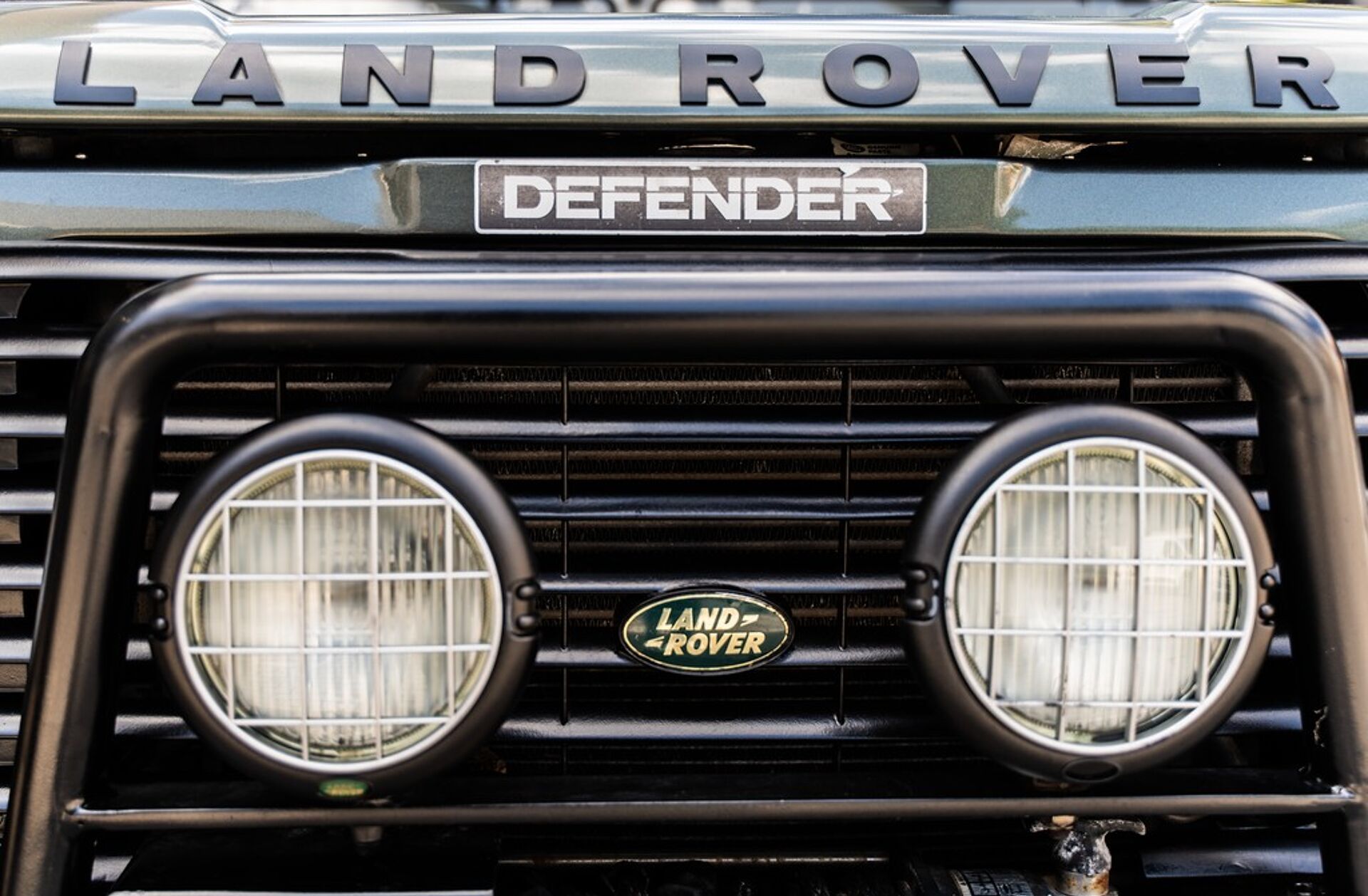 LAND ROVER Defender 90 PU 2.5 Td5 S