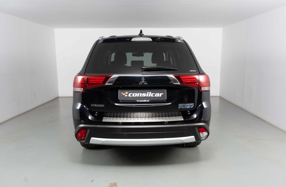 MITSUBISHI Outlander 2.0 PHEV Intense Navi
