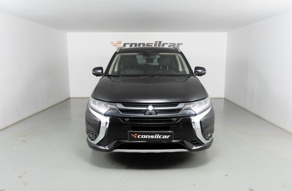 MITSUBISHI Outlander 2.0 PHEV Intense Navi