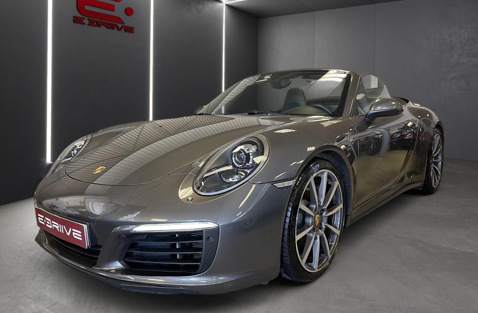 PORSCHE 911 Carrera 4 PDK