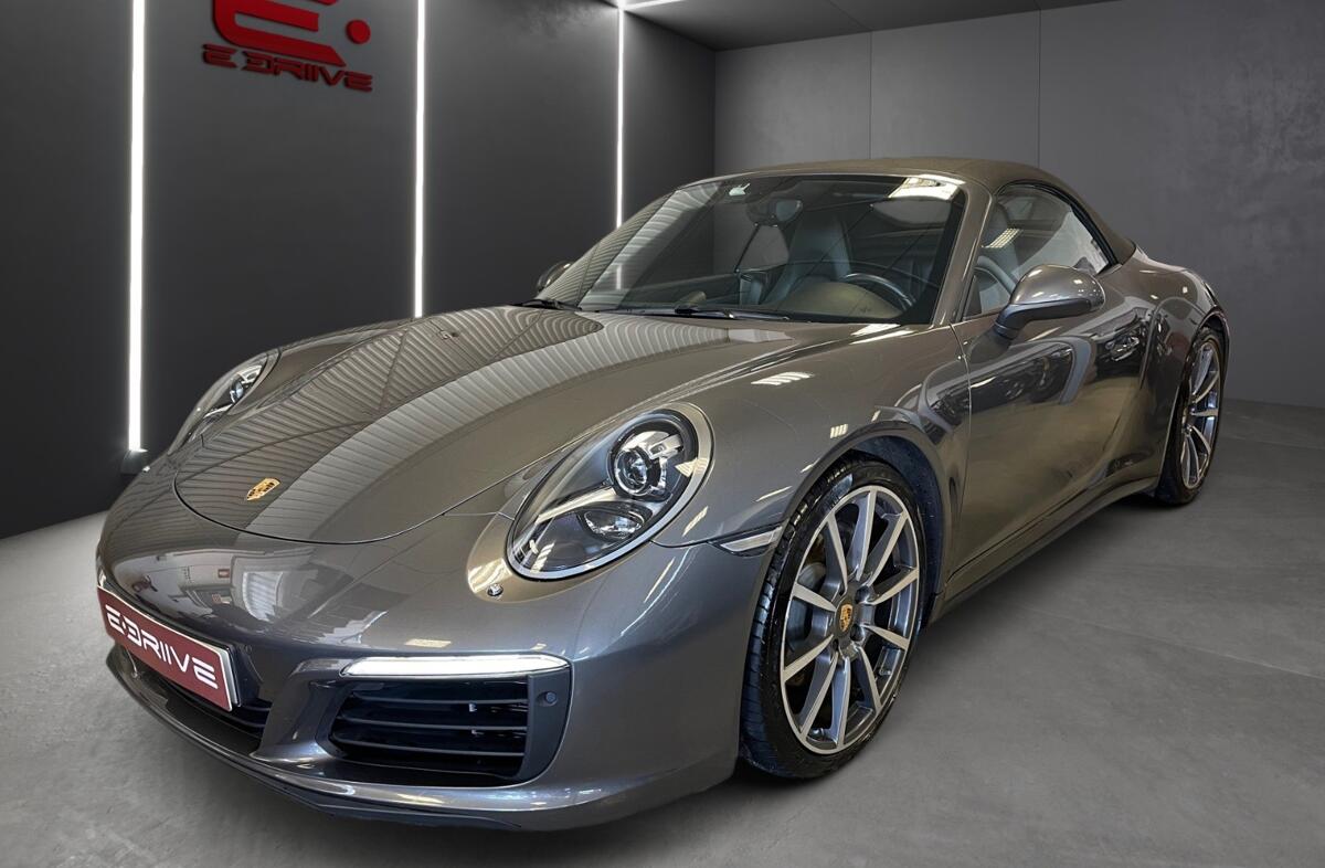 PORSCHE 911 Carrera 4 PDK