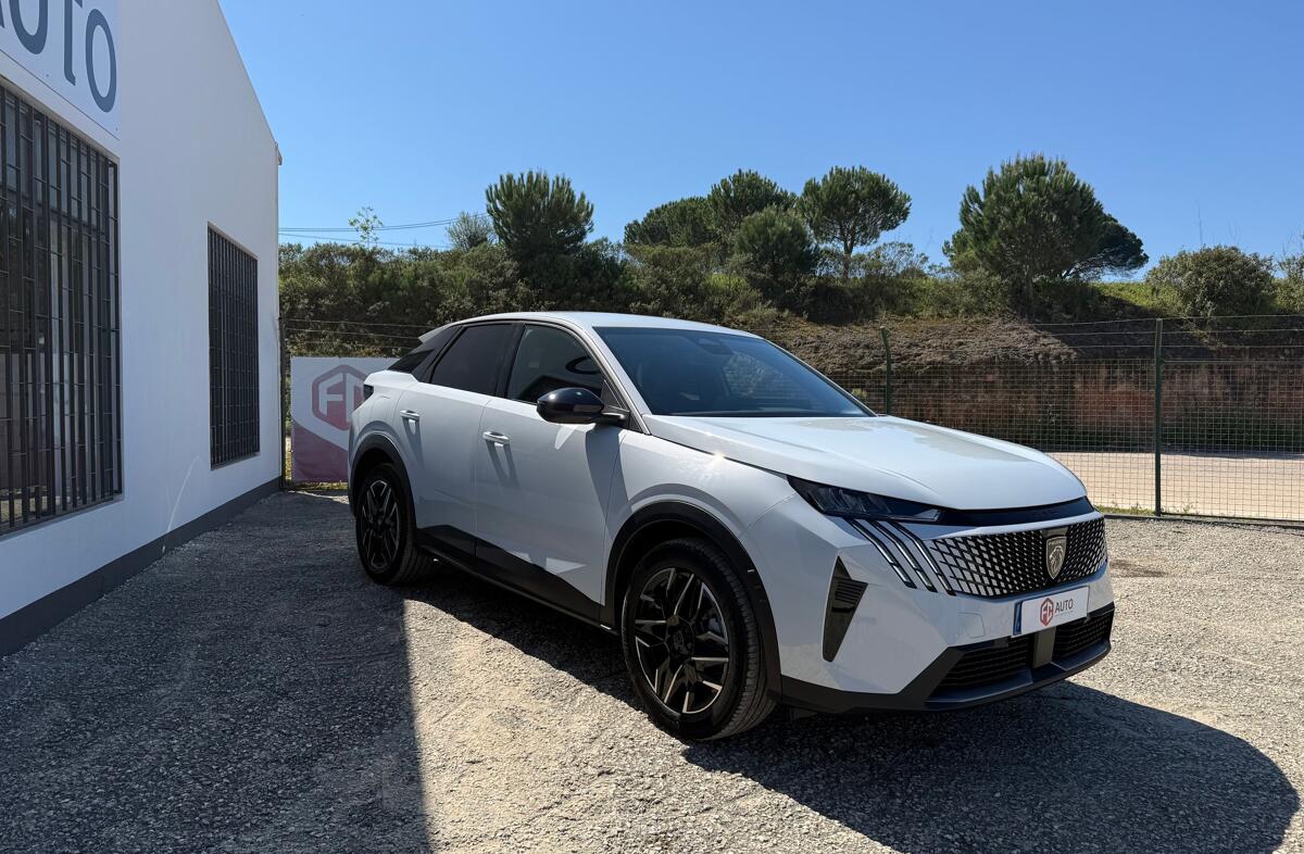 PEUGEOT 3008 1.2 Hybrid Allure e-DCS6