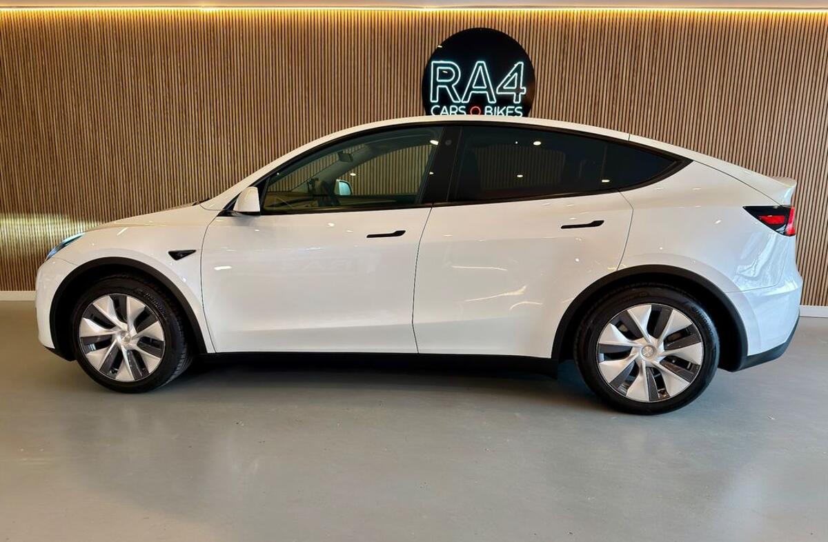 TESLA Model Y Tração Traseira