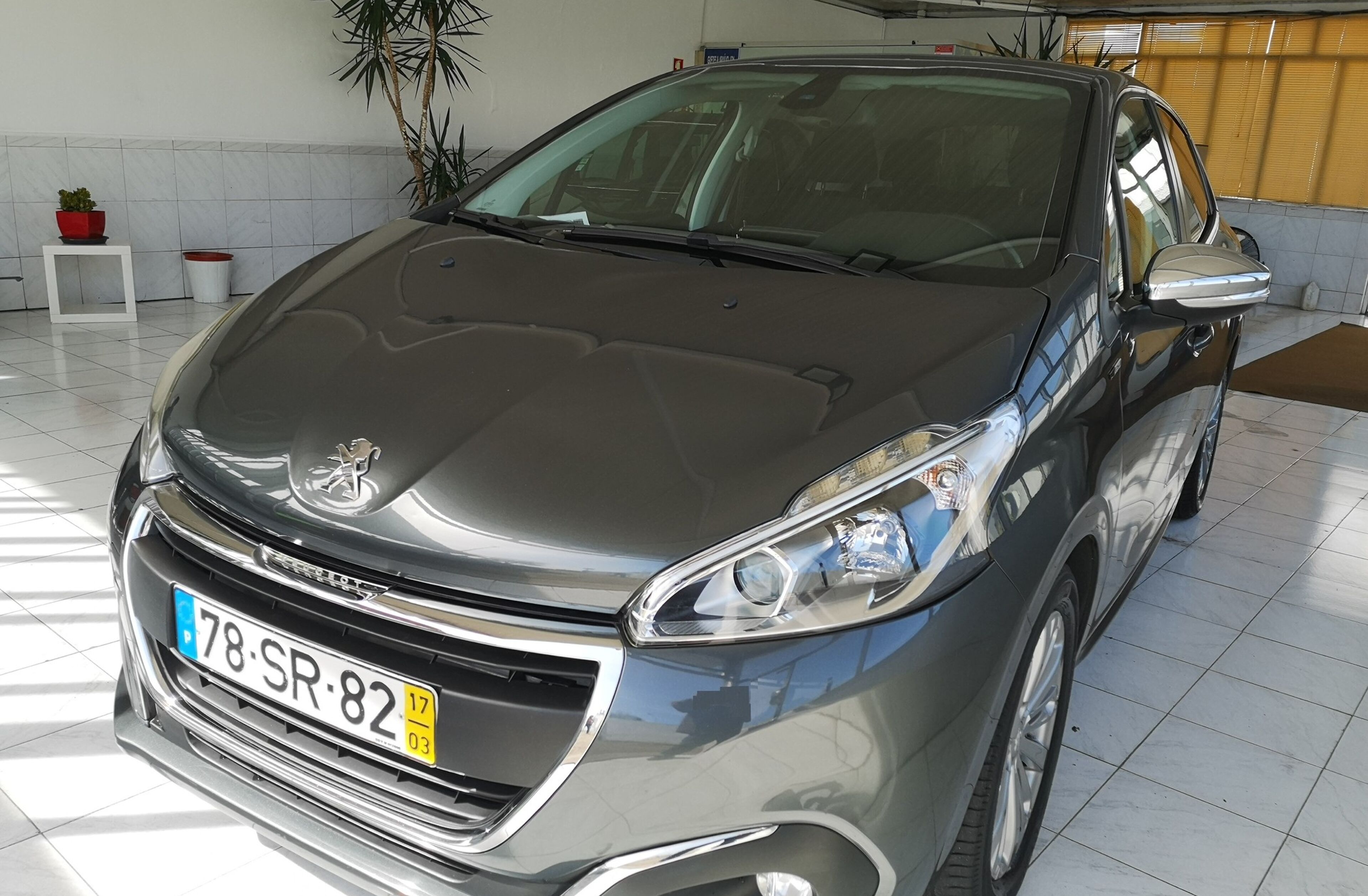 PEUGEOT 208 1.6 BlueHDi Style