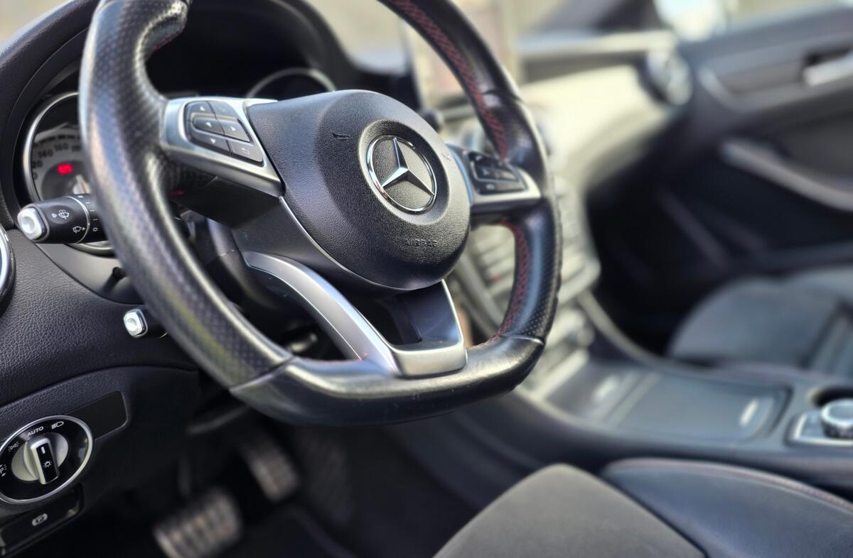 MERCEDES Classe GLA GLA 180 CDi AMG Line Aut.