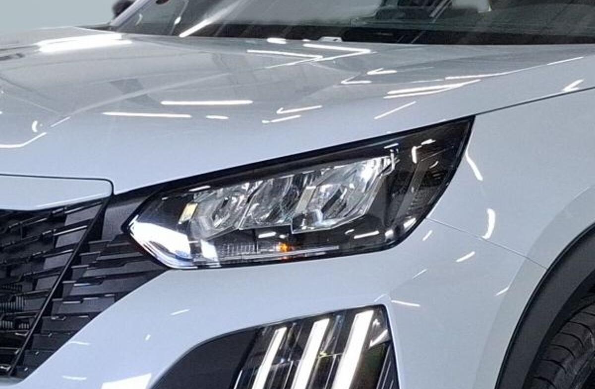 PEUGEOT 208 e- 51 kWh GT