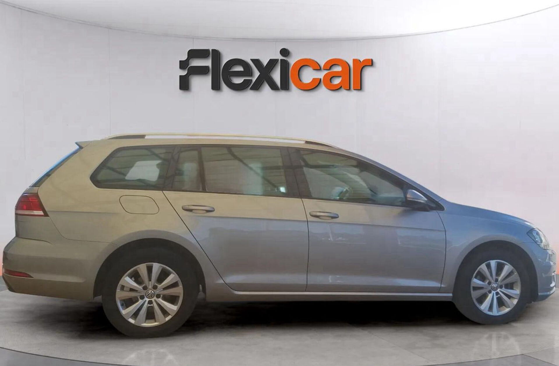 VOLKSWAGEN Golf 1.6 TDI Confortline