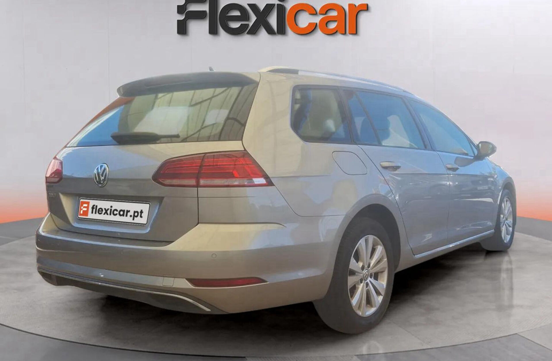 VOLKSWAGEN Golf 1.6 TDI Confortline
