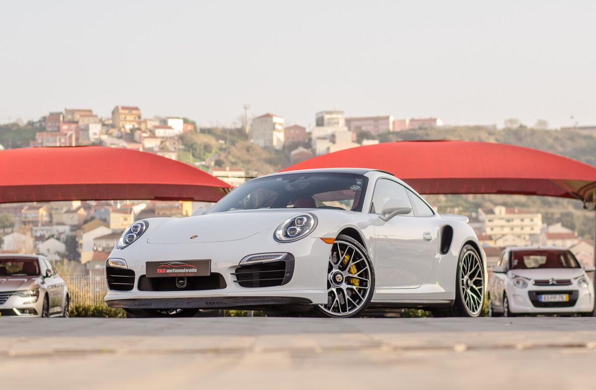 PORSCHE 911 Turbo S PDK