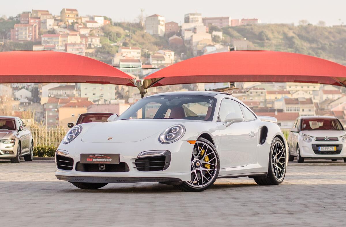 PORSCHE 911 Turbo S PDK