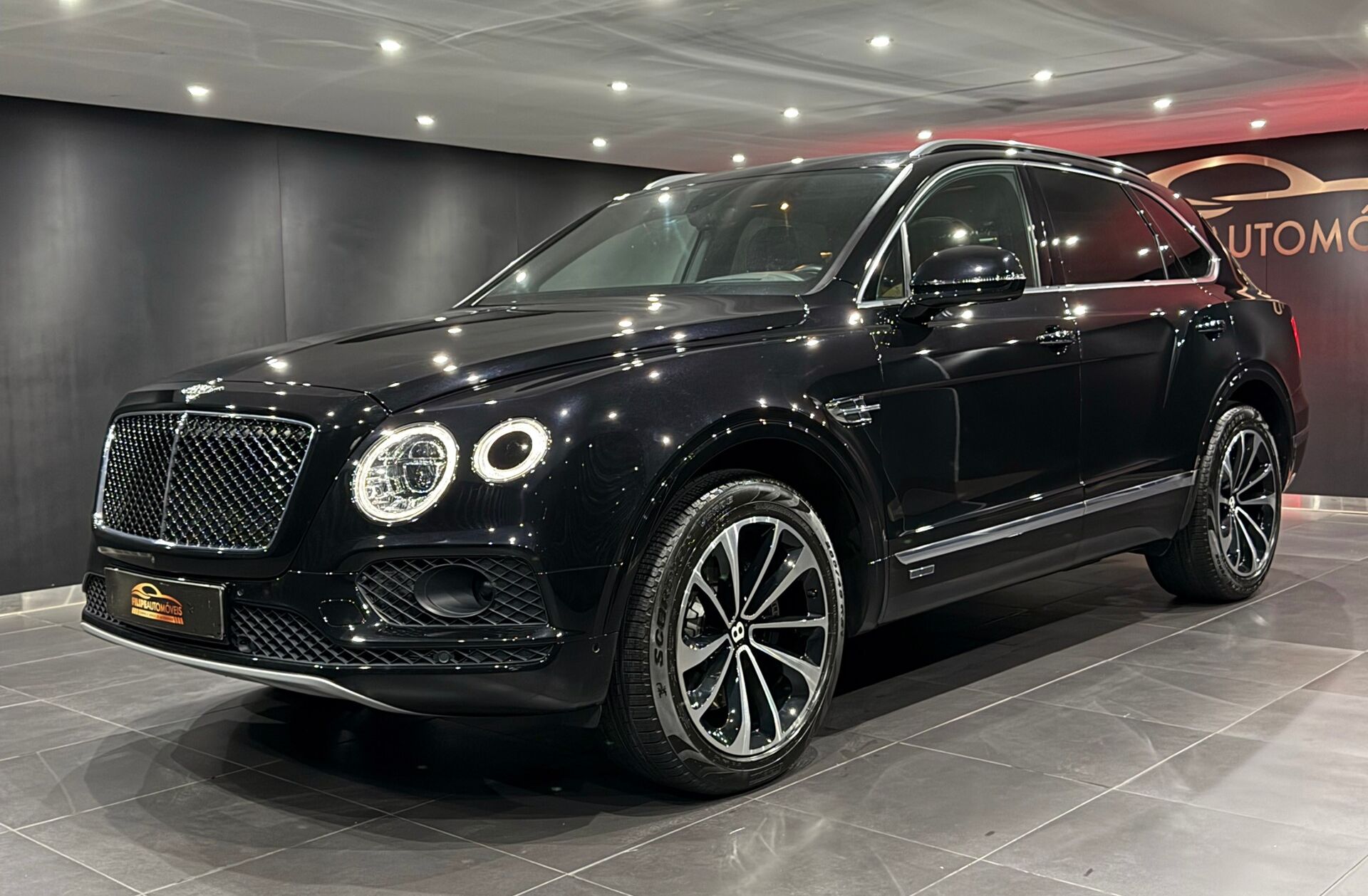 BENTLEY Bentayga V8