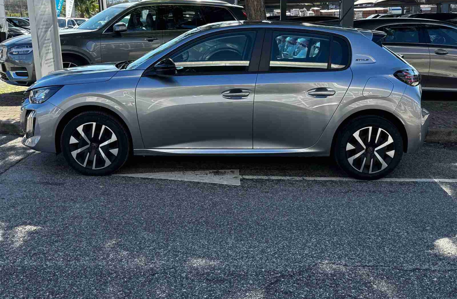 PEUGEOT 208 e- 51 kWh GT