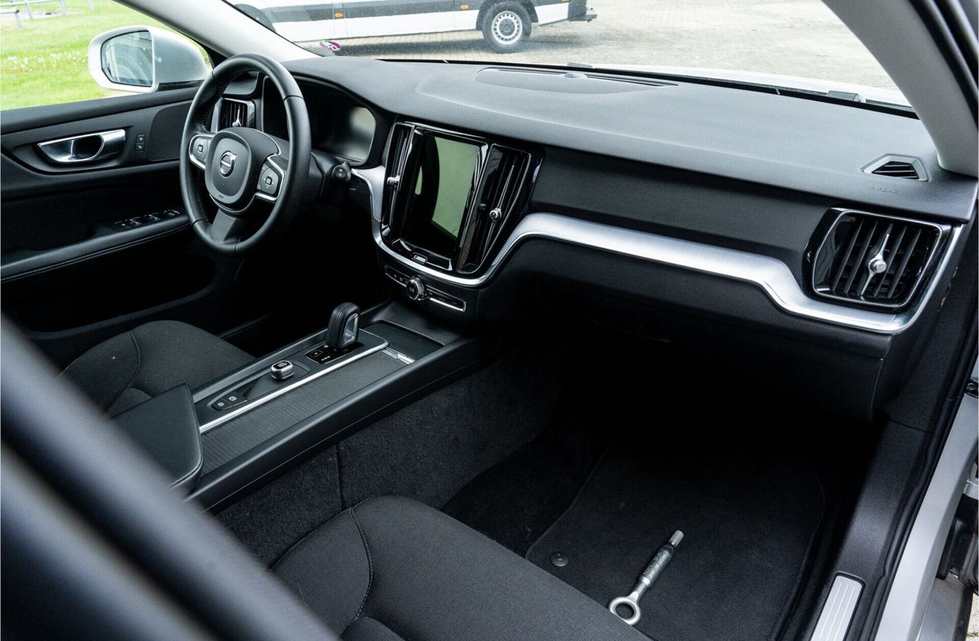 VOLVO V60 2.0 T8 AWD TE Momentum