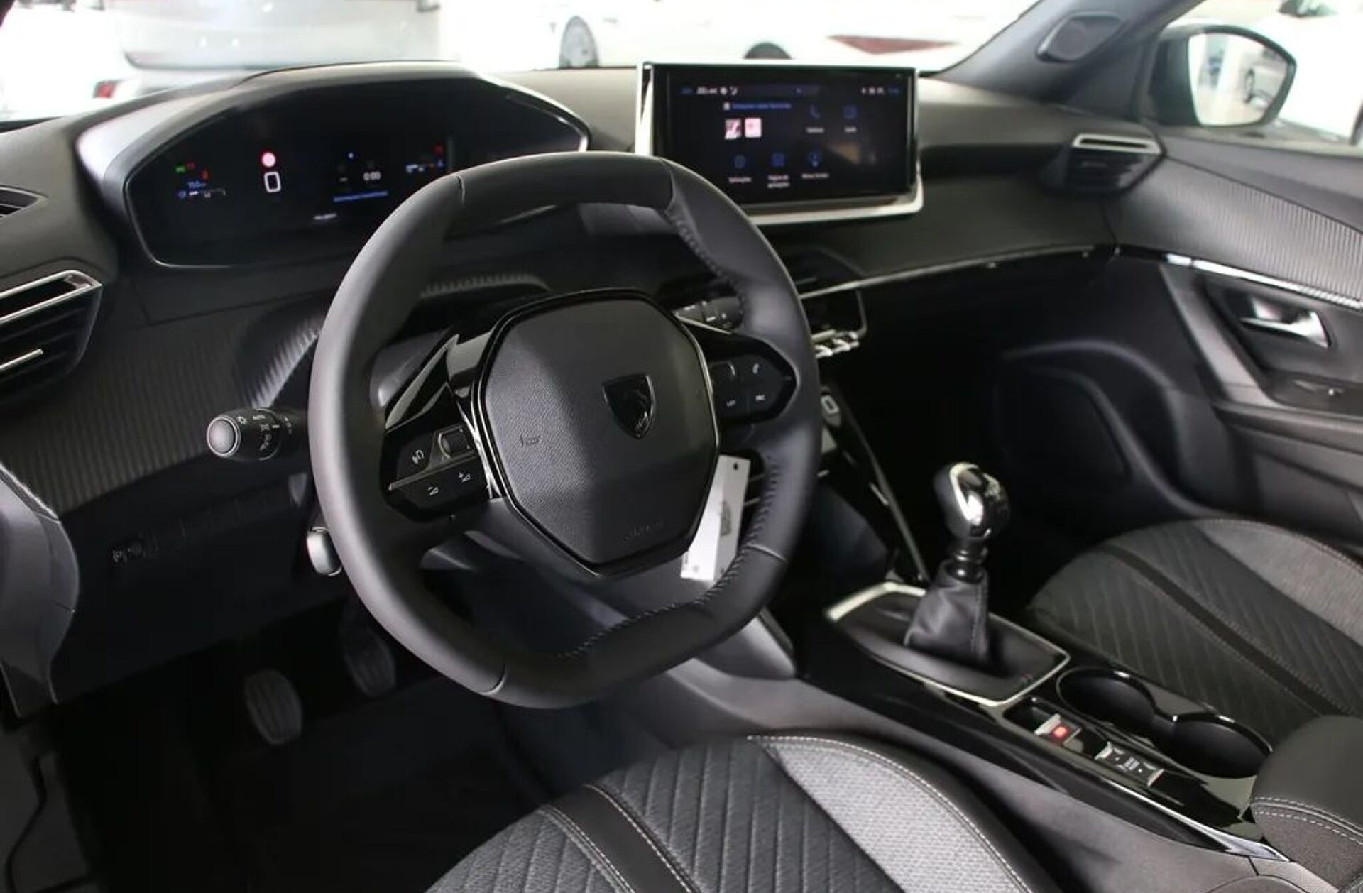 PEUGEOT 2008 1.2 PureTech Allure