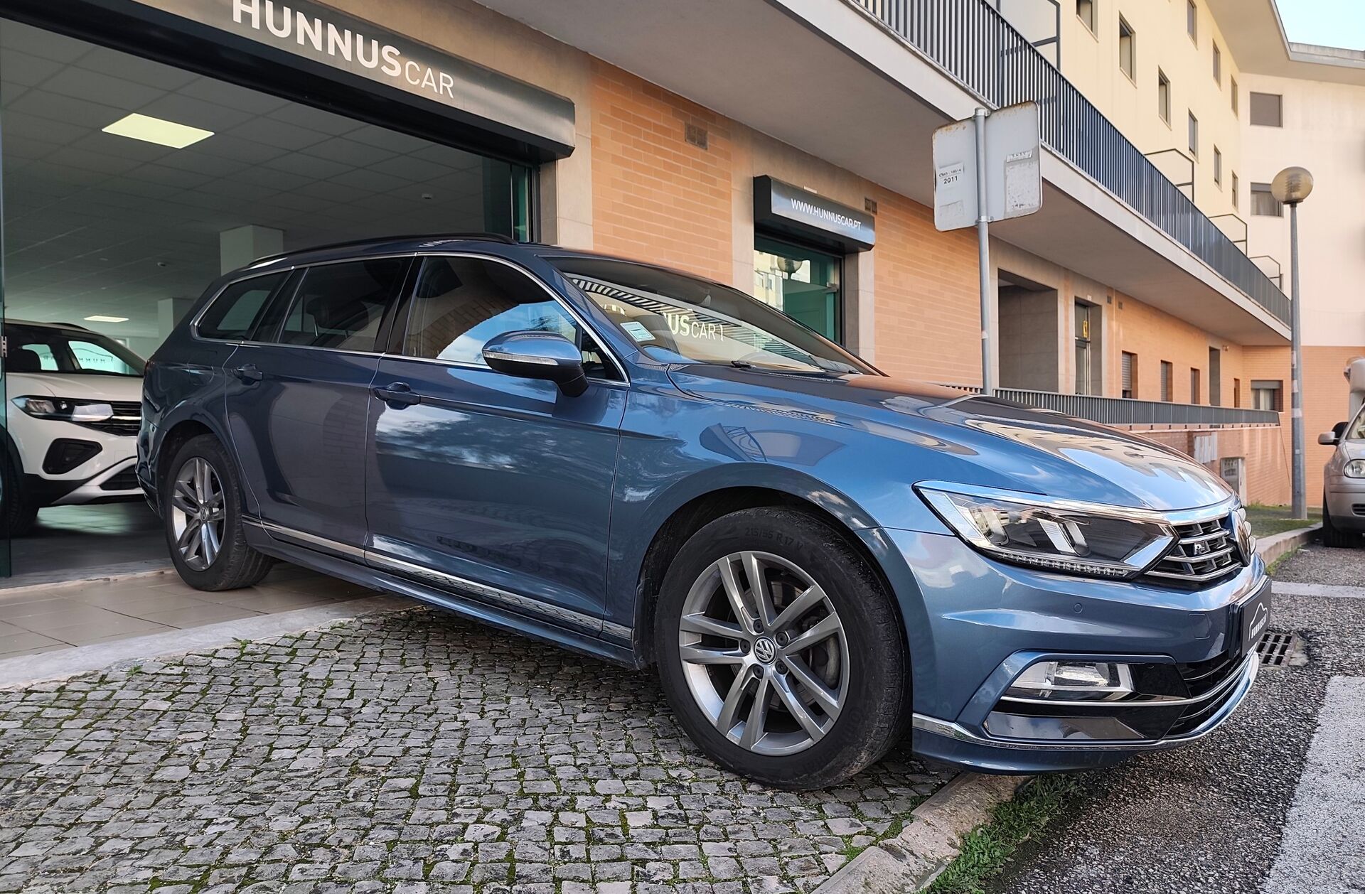 VOLKSWAGEN Passat 2.0 TDi R-Line DSG