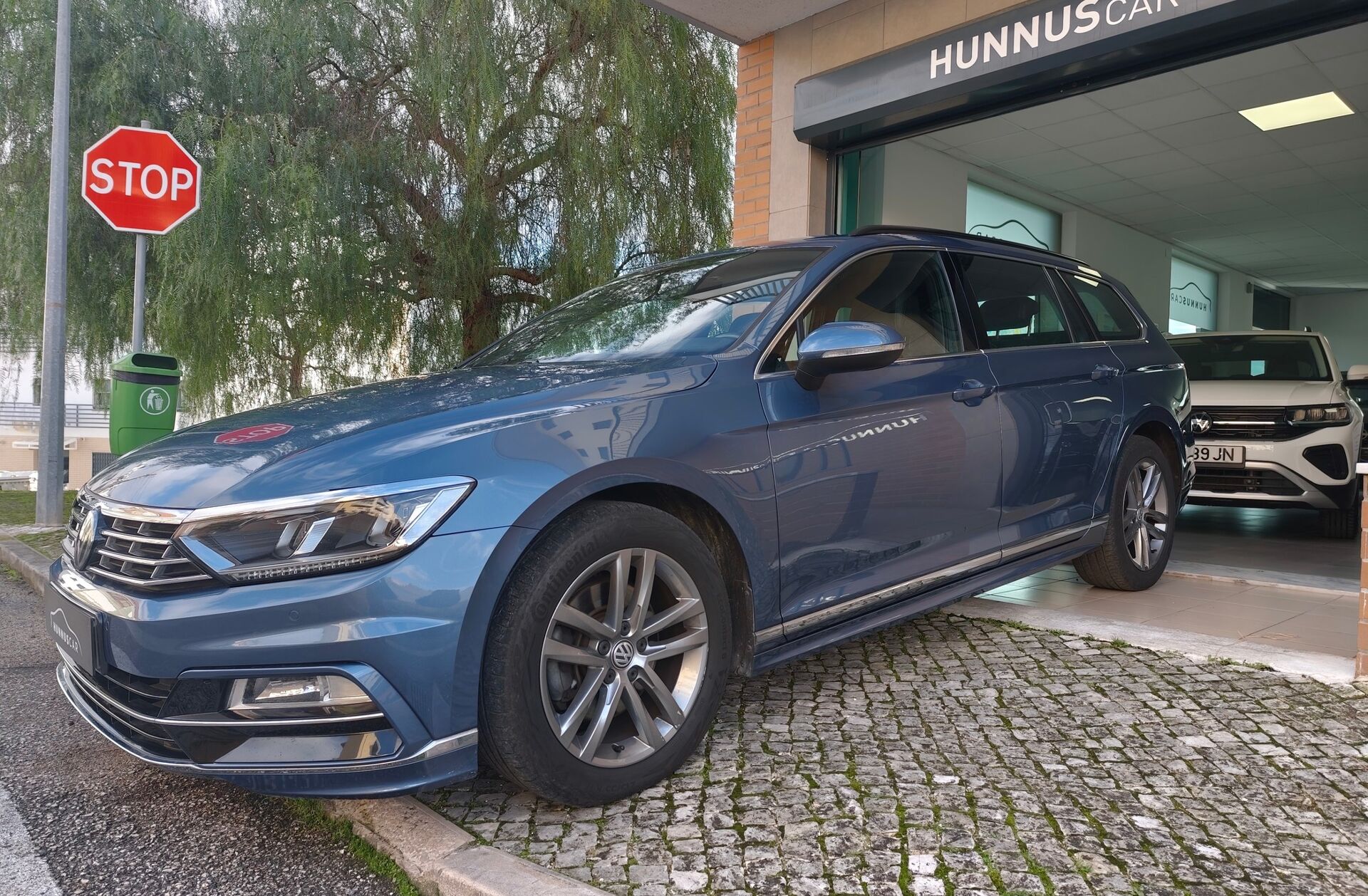 VOLKSWAGEN Passat 2.0 TDi R-Line DSG