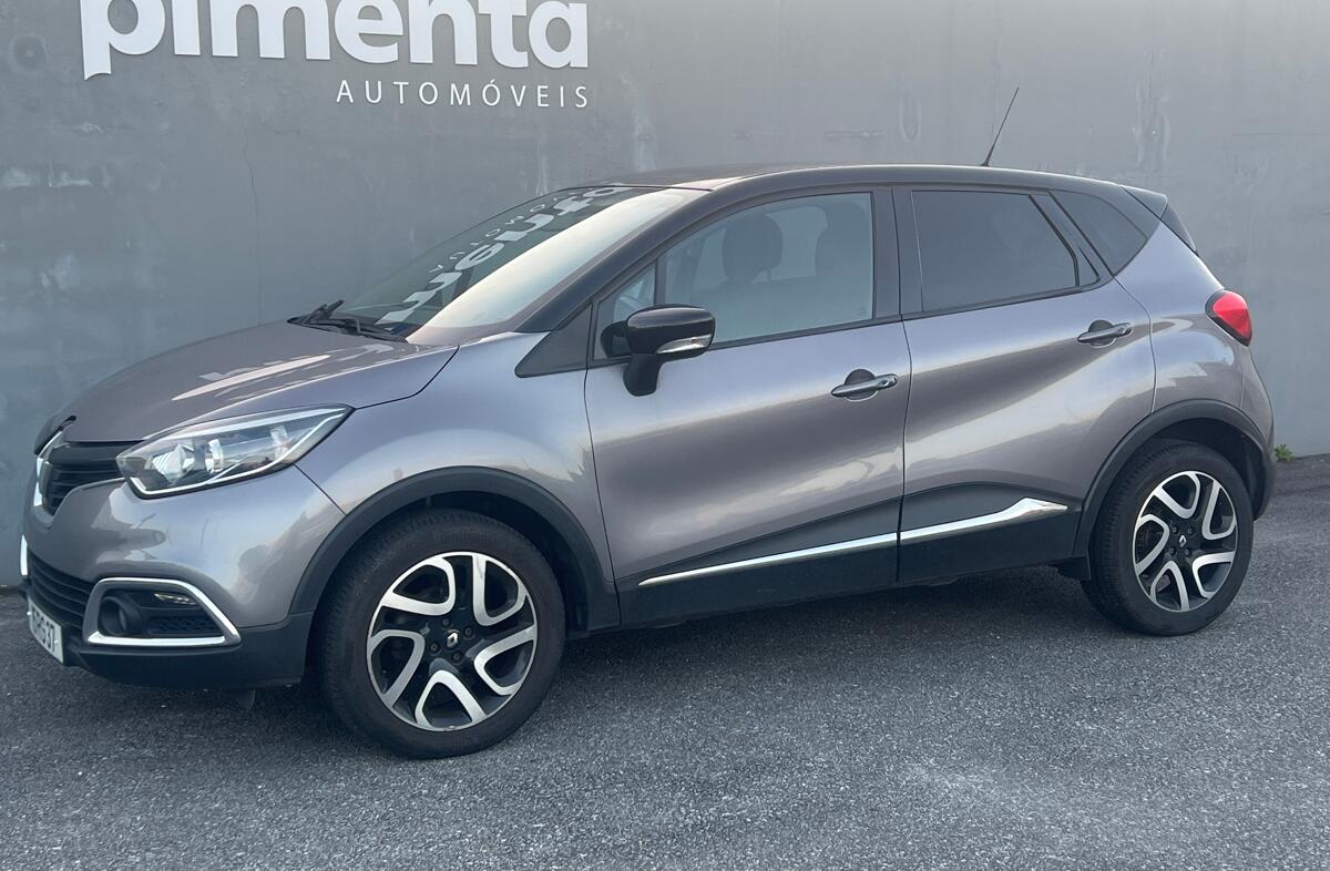 RENAULT Captur 0.9 TCE Exclusive