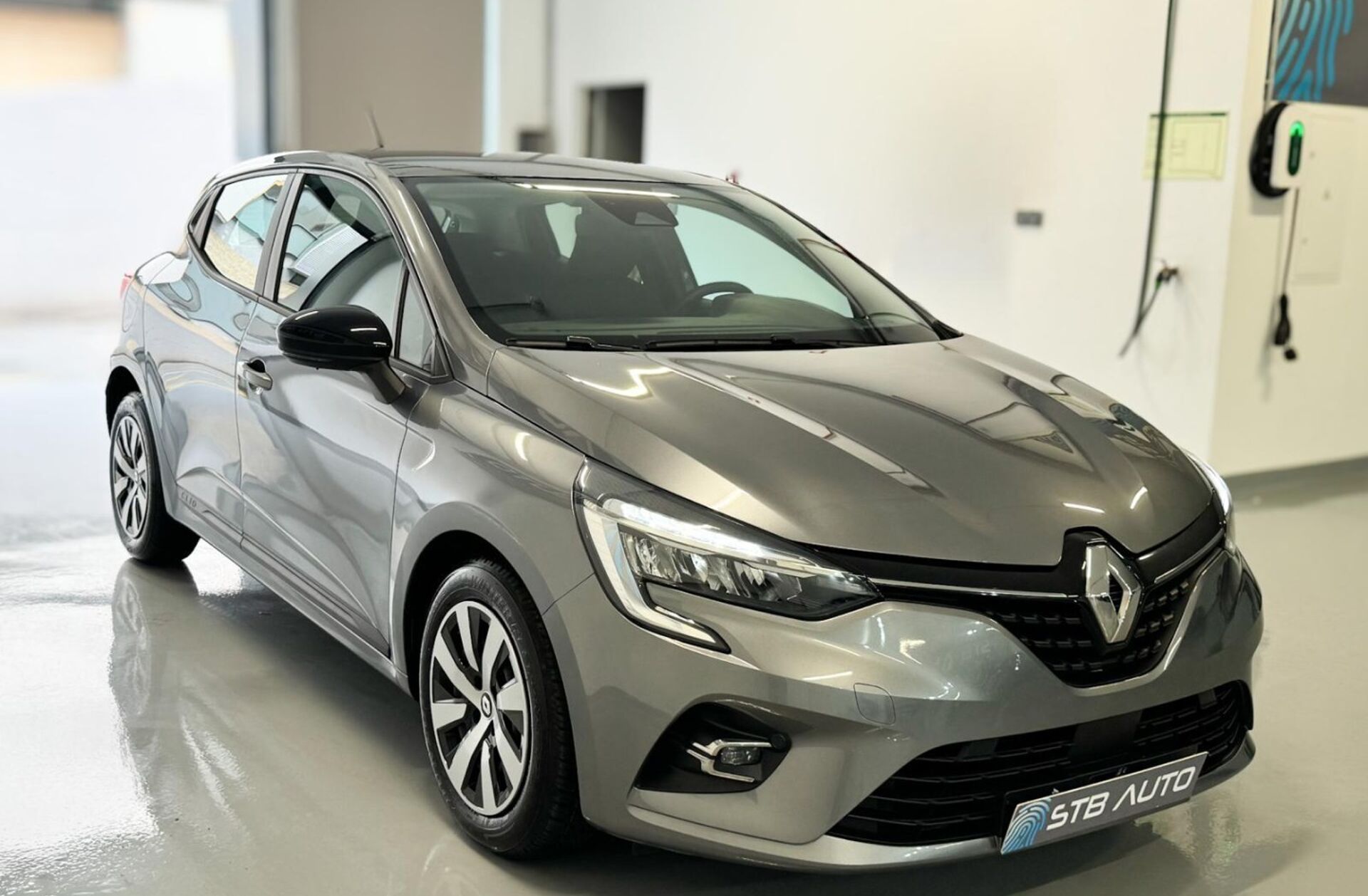 RENAULT Clio 1.0 TCe Equilibre