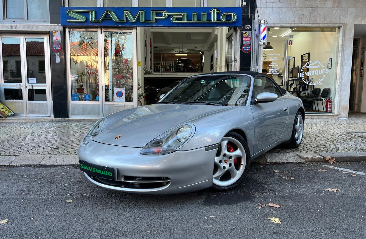 PORSCHE 911 Carrera Coupé