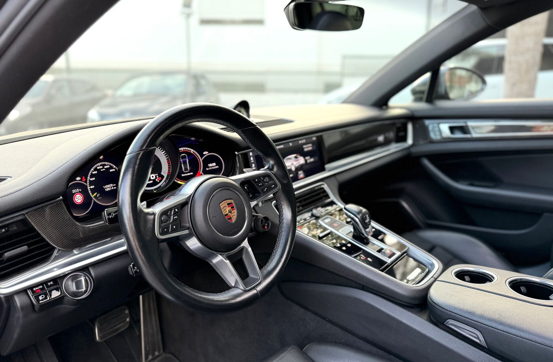 PORSCHE Panamera 4 E-Hybrid