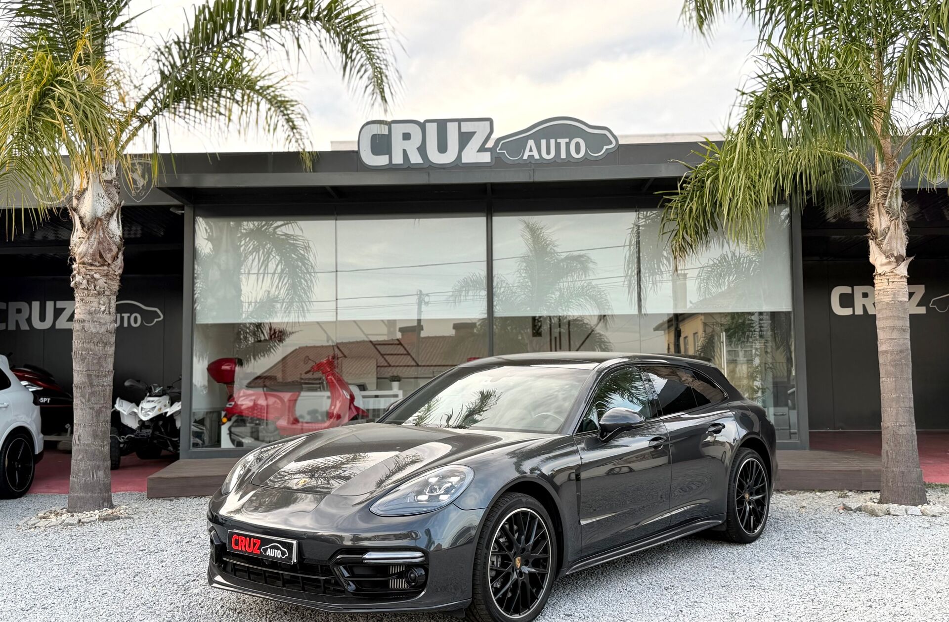 PORSCHE Panamera 4 E-Hybrid