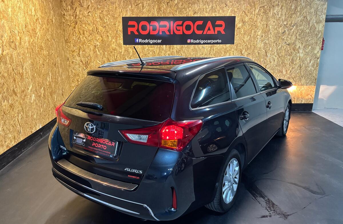 TOYOTA Auris 1.4 D-4D Comfort+Navi