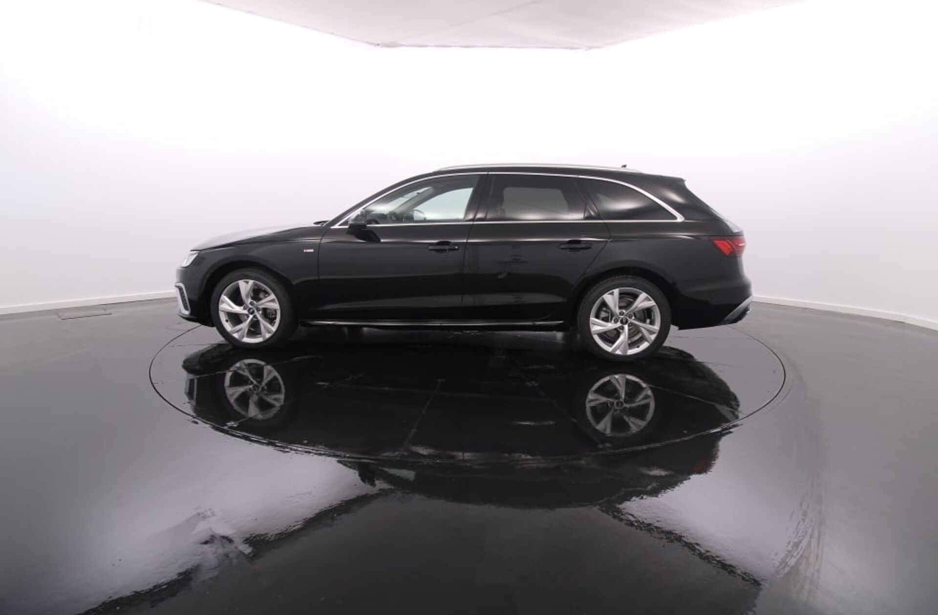 AUDI A6 Avant 55 TFSIe quattro S line S tronic