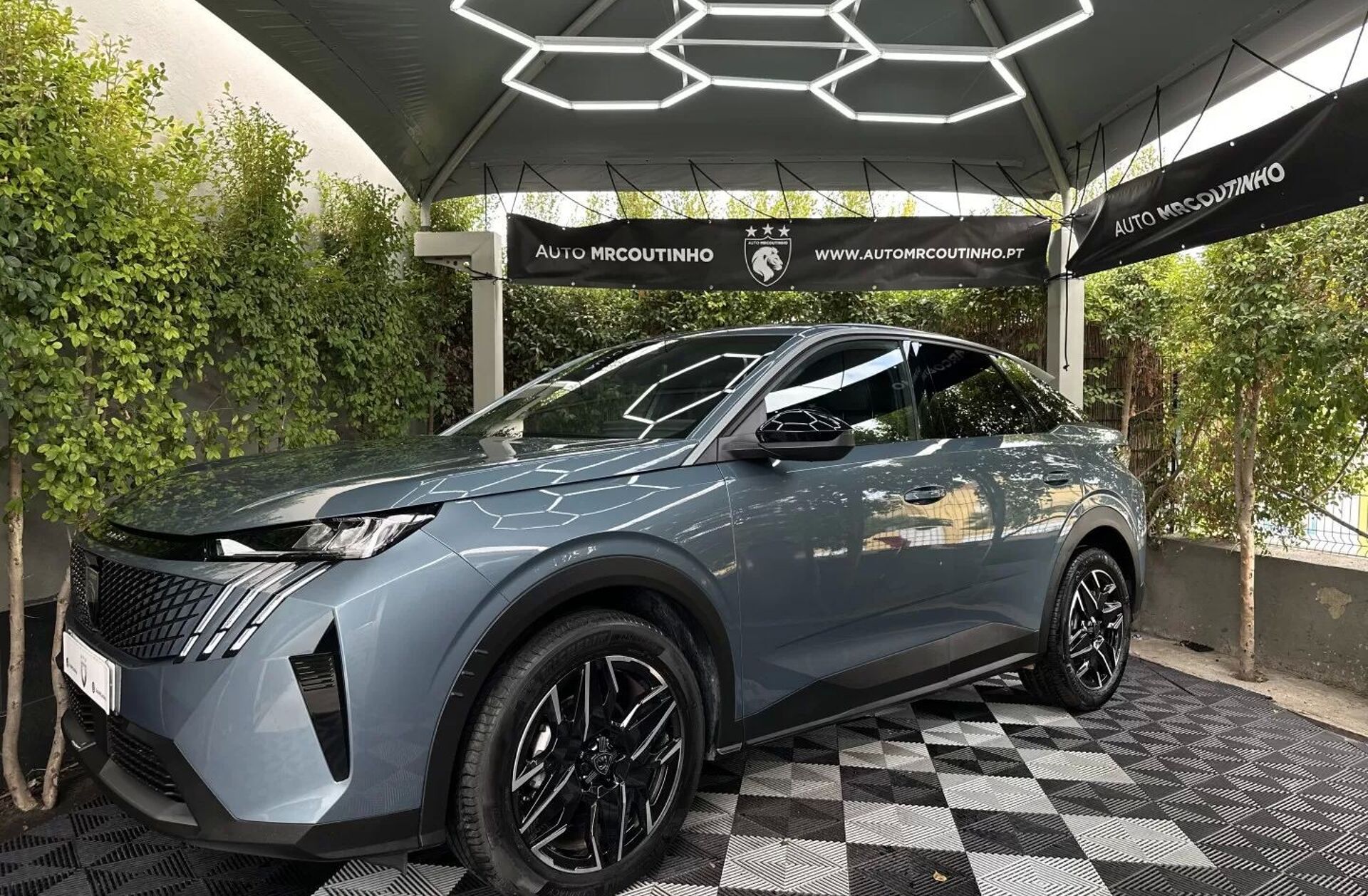 PEUGEOT 3008 1.2 Hybrid Allure e-DCS6