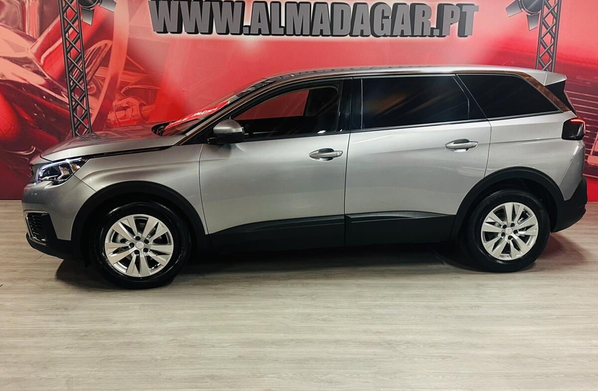 PEUGEOT 5008 1.2 PureTech Allure EAT8