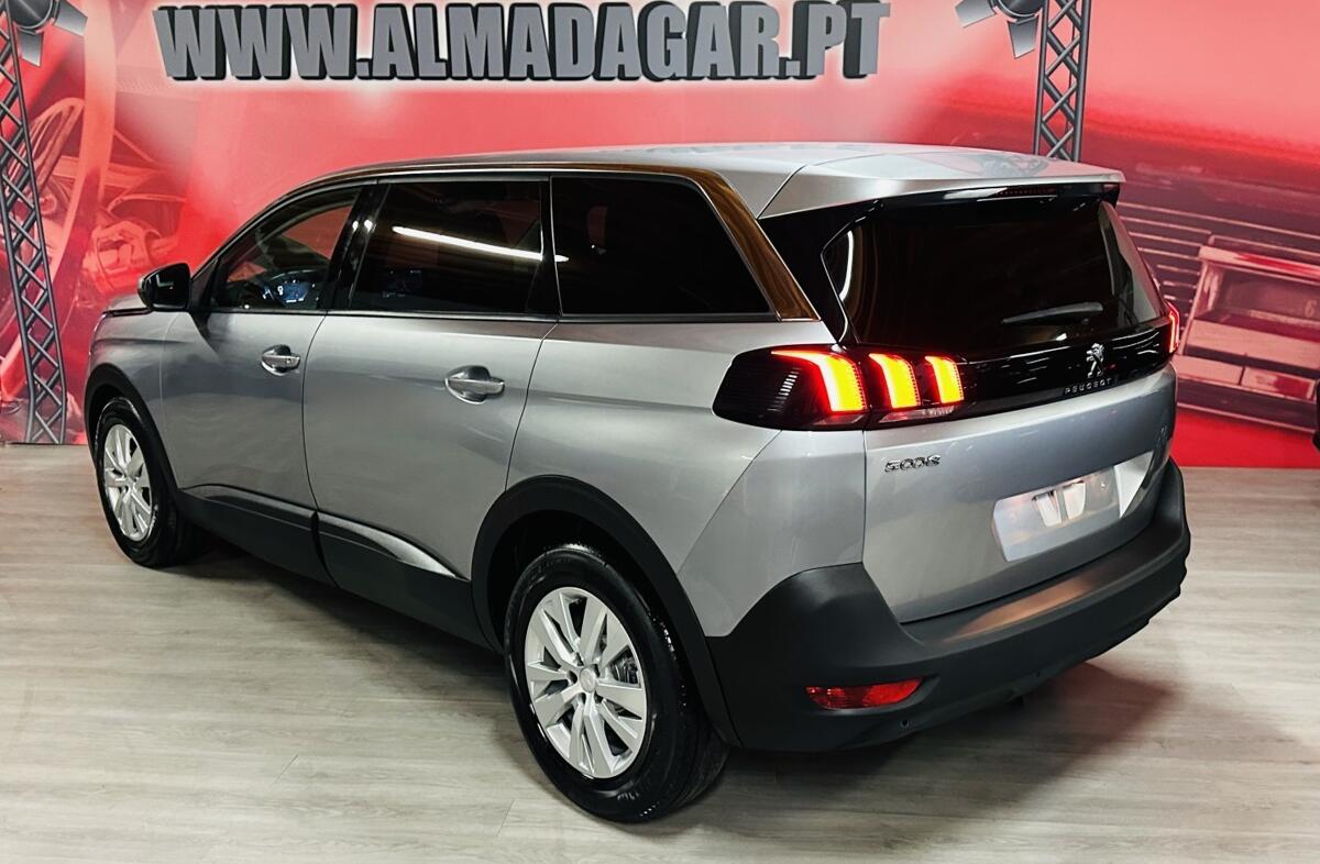 PEUGEOT 5008 1.2 PureTech Allure EAT8