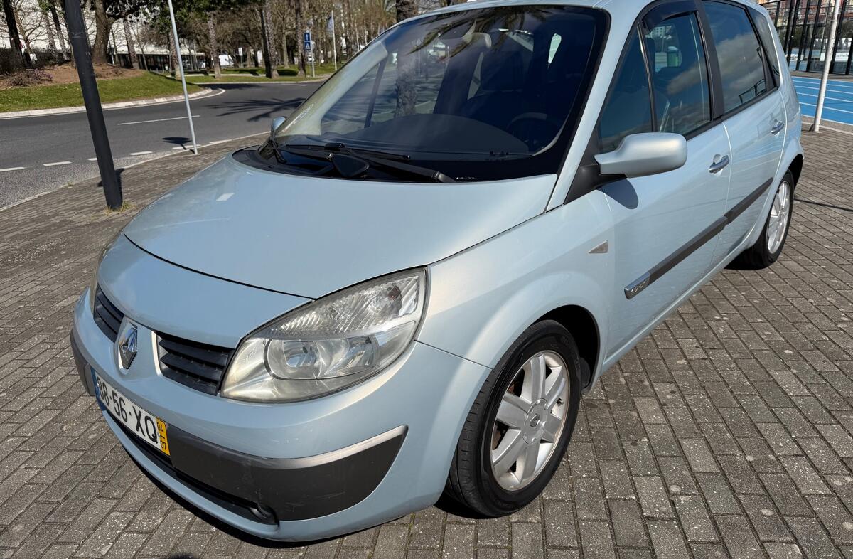 RENAULT Scénic 1.9 dCi L. Privilége