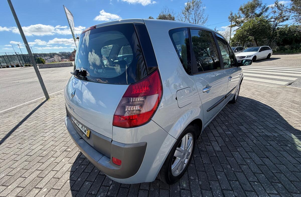 RENAULT Scénic 1.9 dCi L. Privilége