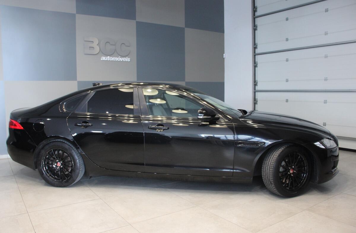 JAGUAR XF 2.0 D Prestige Aut.