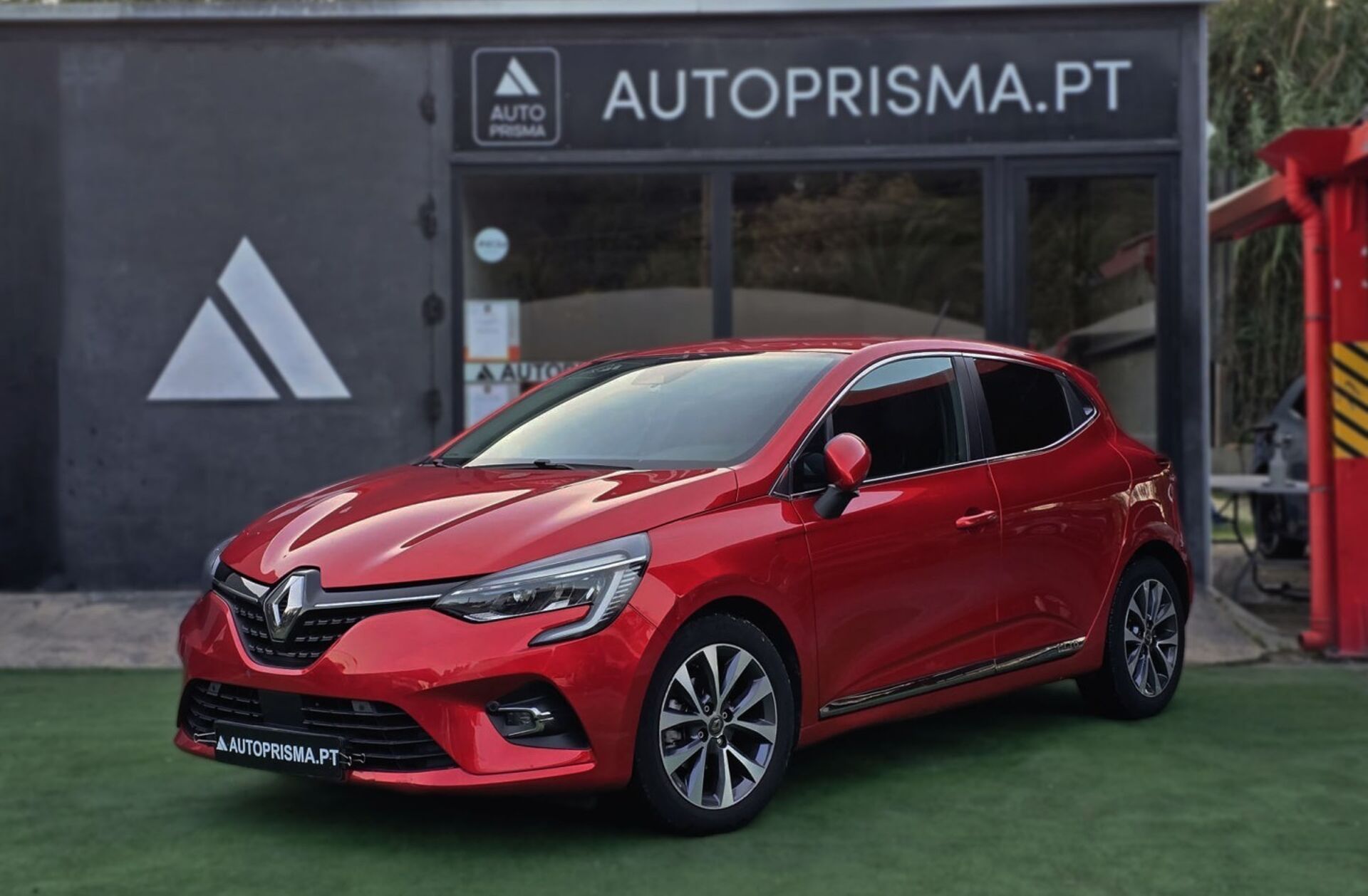 RENAULT Clio 1.0 TCe Intens