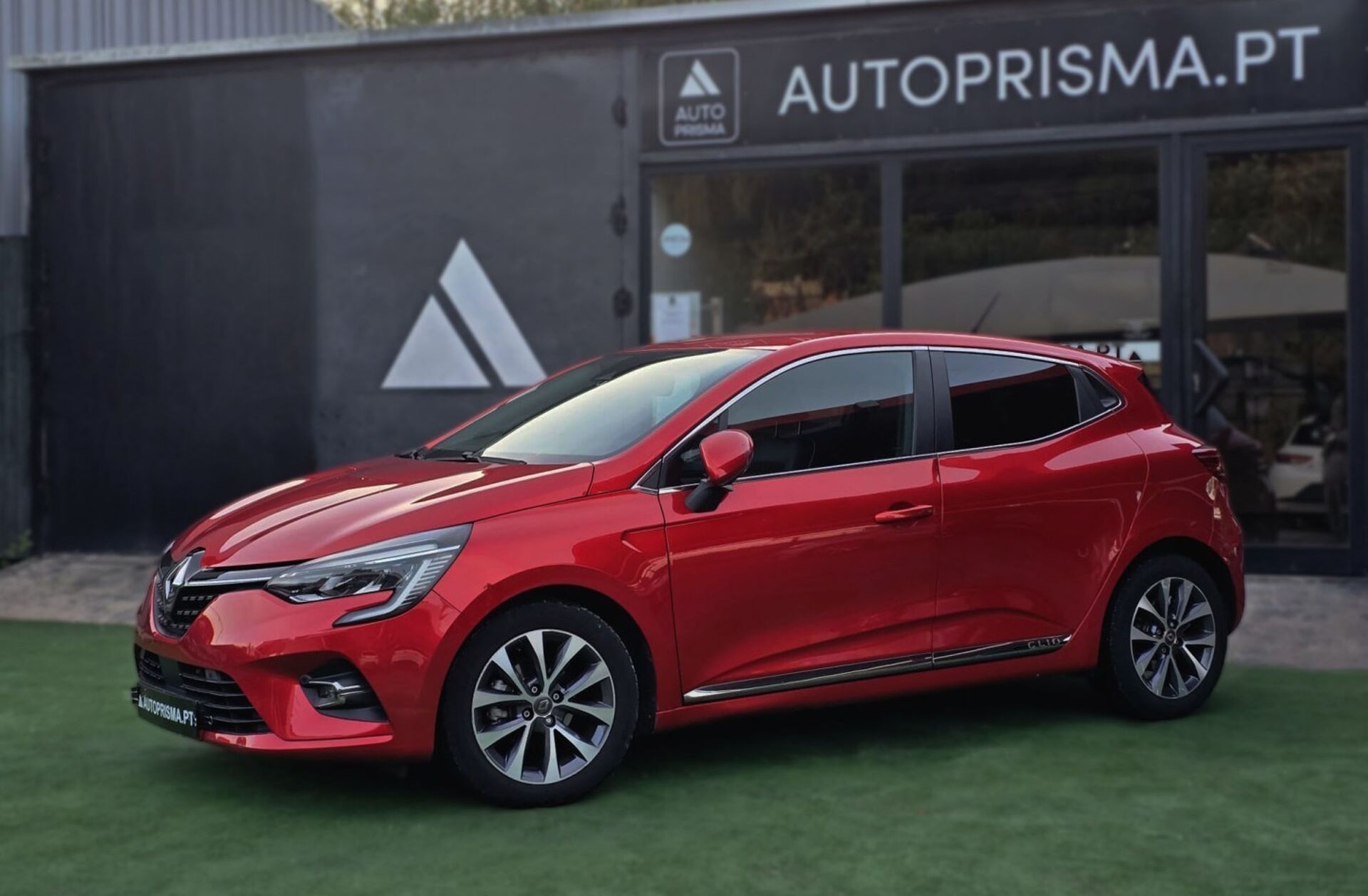 RENAULT Clio 1.0 TCe Intens