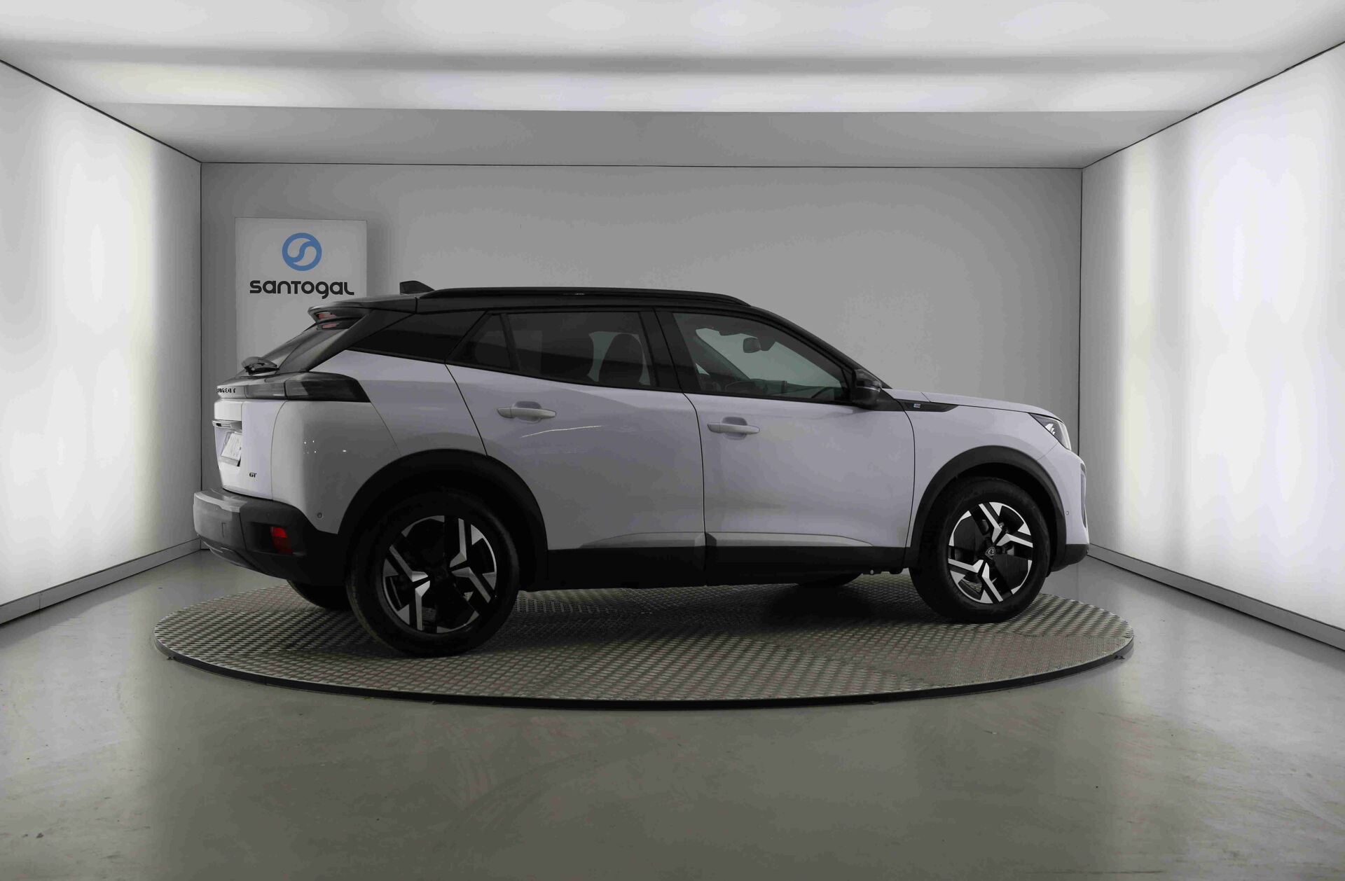 PEUGEOT 2008 e- 54 kWh GT