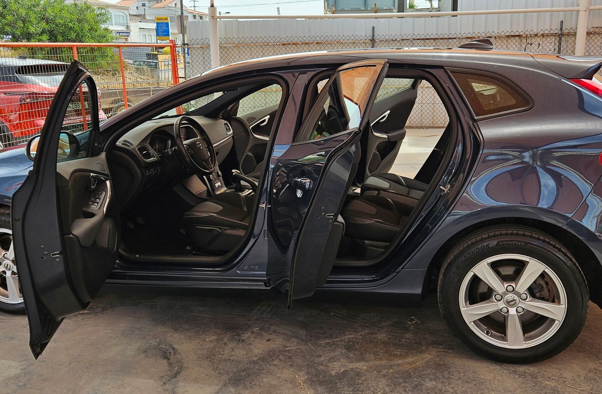 VOLVO V40 2.0 D3 Momentum