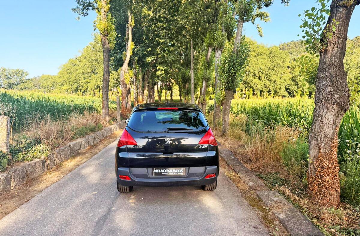 PEUGEOT 3008 1.6 HDi Executive CMP6