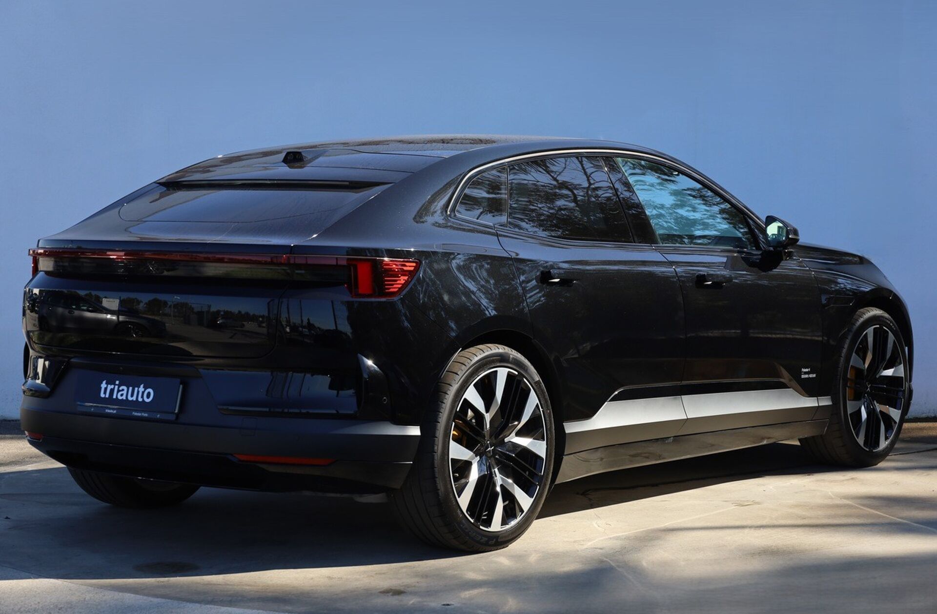 POLESTAR 4 Long Range 100 kWh Dual Motor