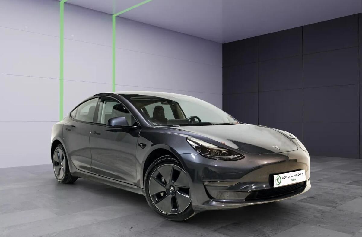 TESLA Model 3 Standard Range Plus RWD