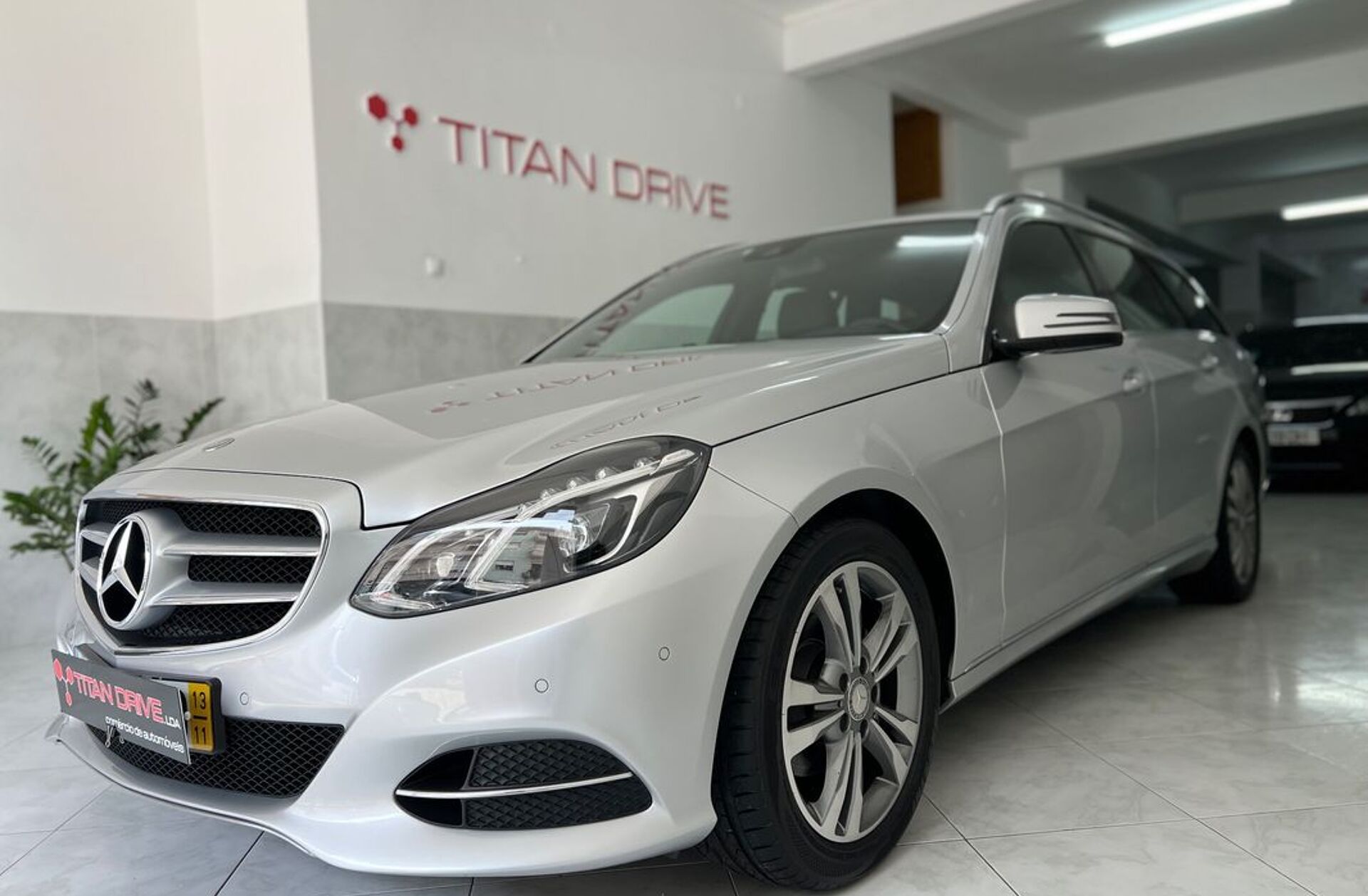 MERCEDES Classe E E 220 CDi Avantgarde BlueEfficiency Auto