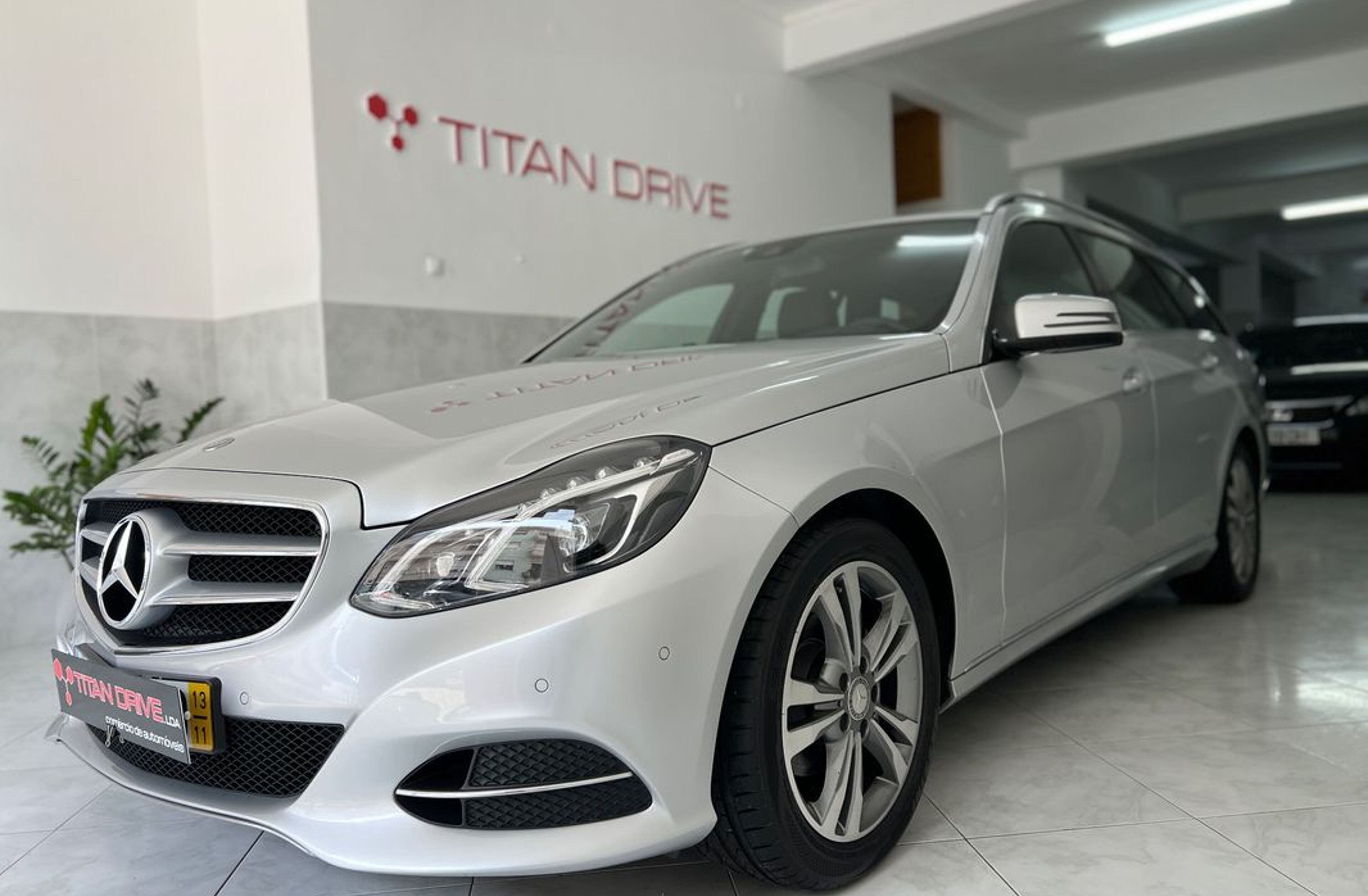 MERCEDES Classe E E 220 CDi Avantgarde BlueEfficiency Auto