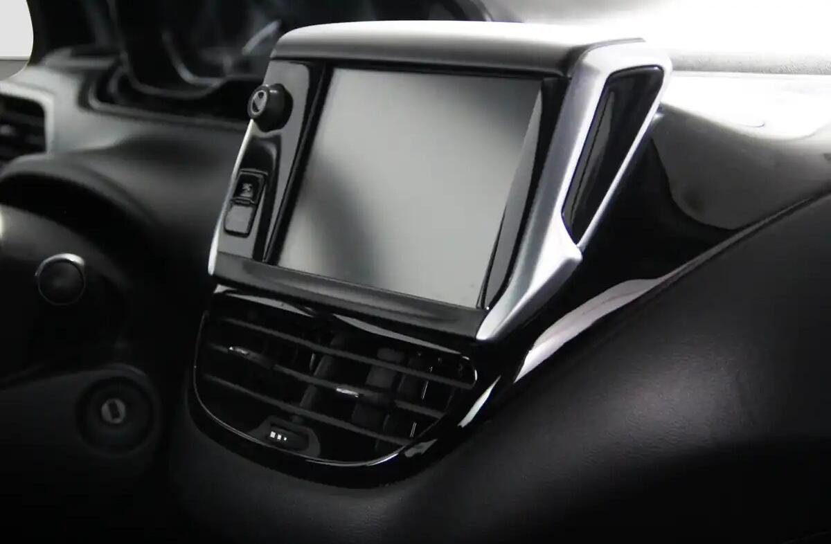 PEUGEOT 208 1.2 PureTech Style