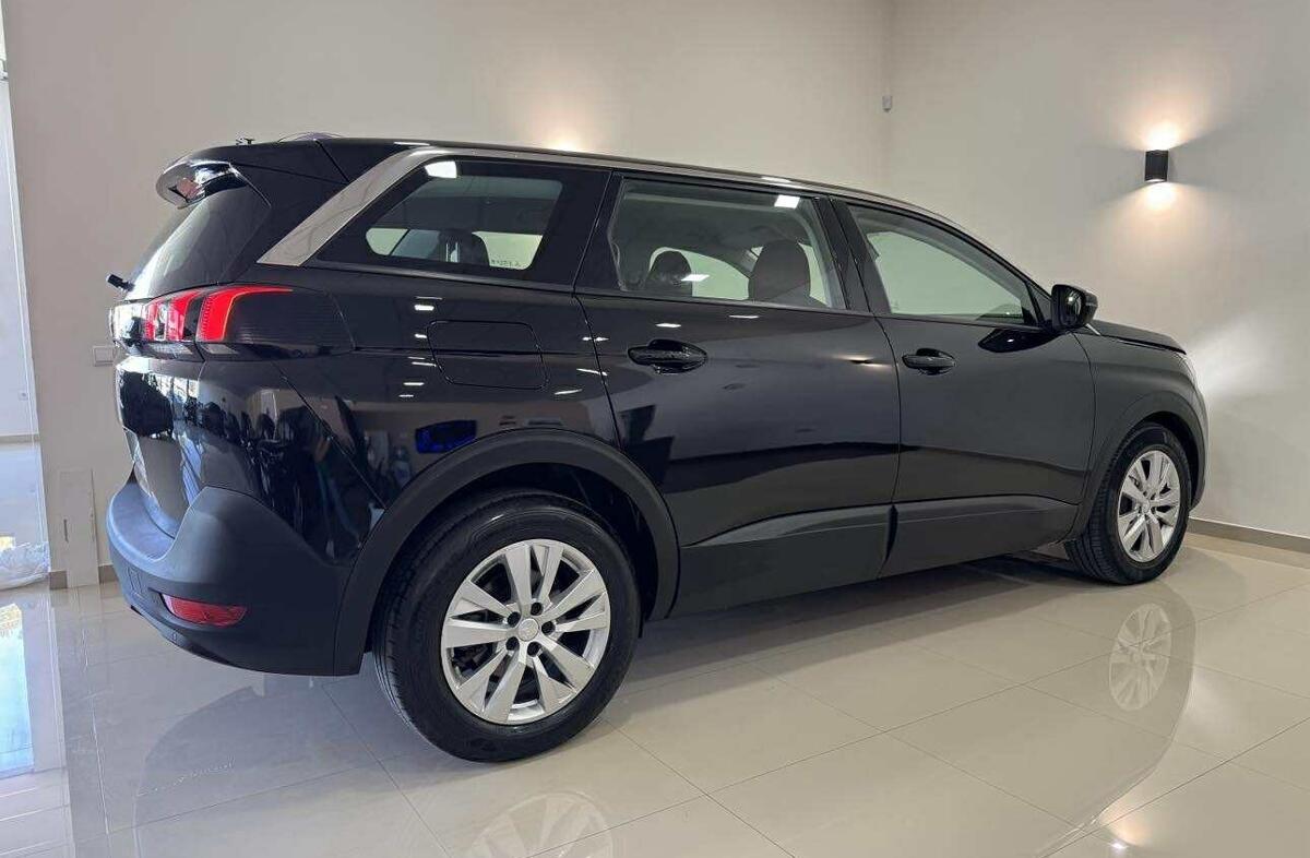 PEUGEOT 5008 1.5 BlueHDi Active