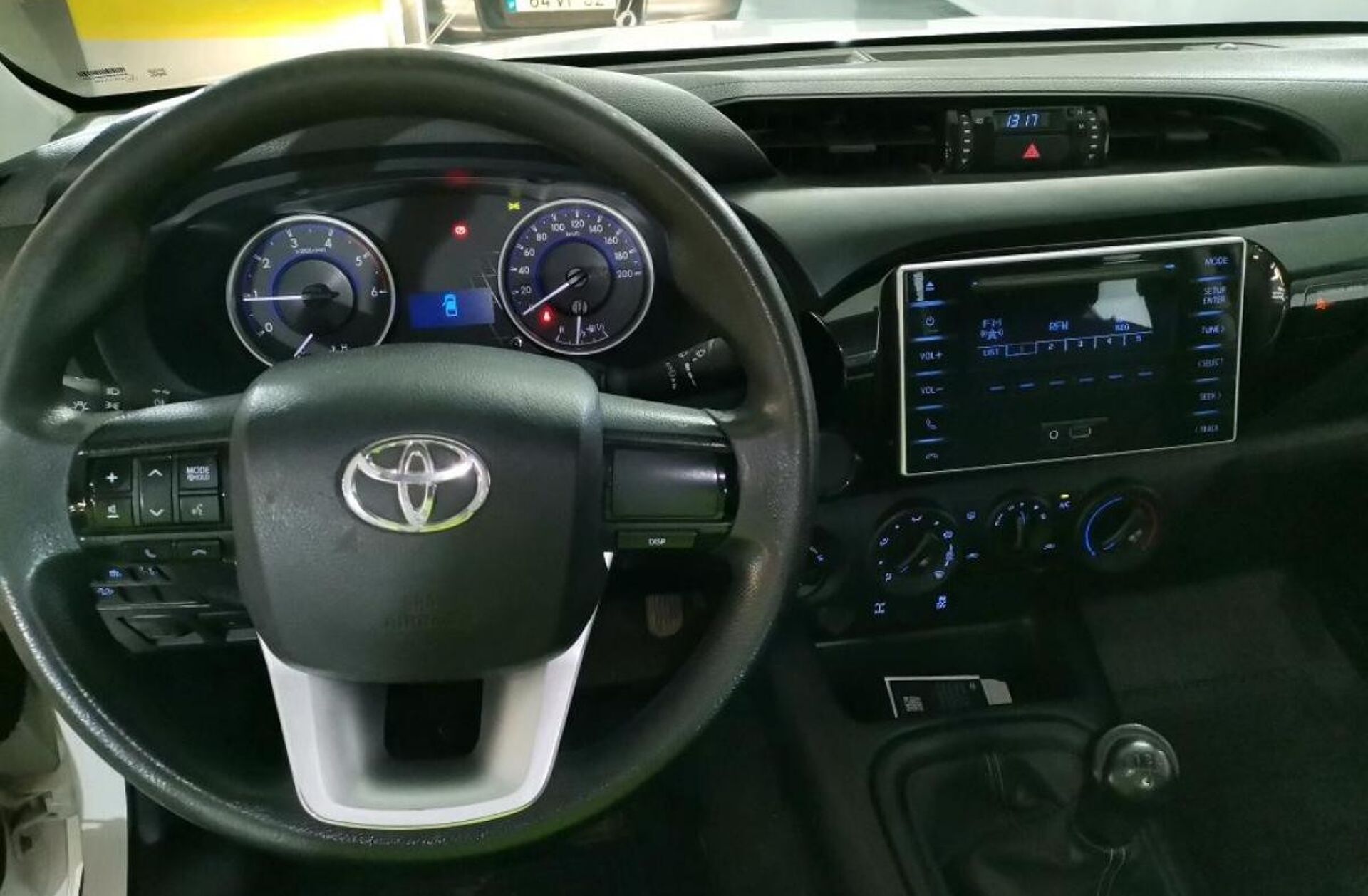 TOYOTA Hilux 2.4 D-4D 4WD CE CM