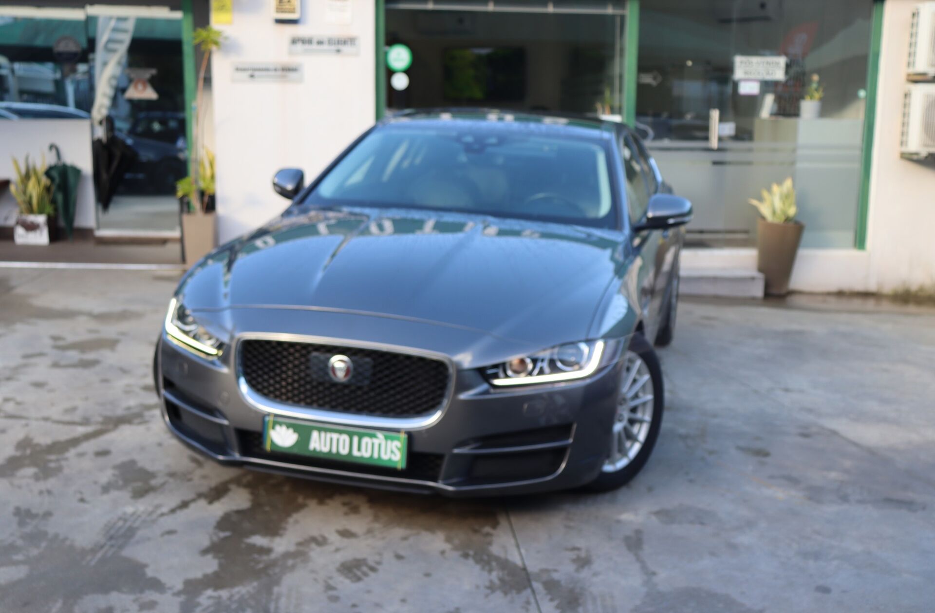 JAGUAR XE 2.0 D Prestige AWD Aut.